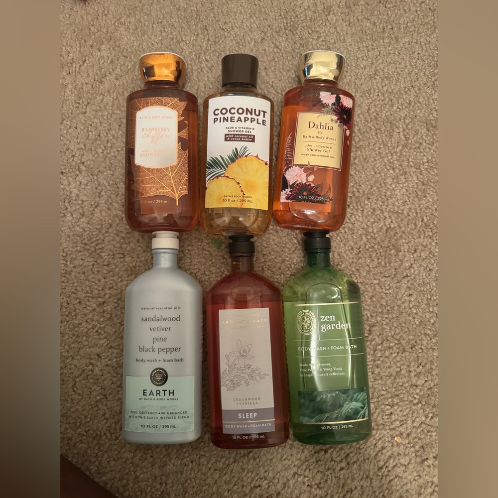 Bath and body works moisturizing  shower gel